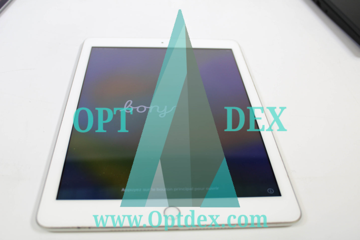 Apple iPad (6th Generation) A1893 32 GB, Wi-Fi, 9.7 in - Silver