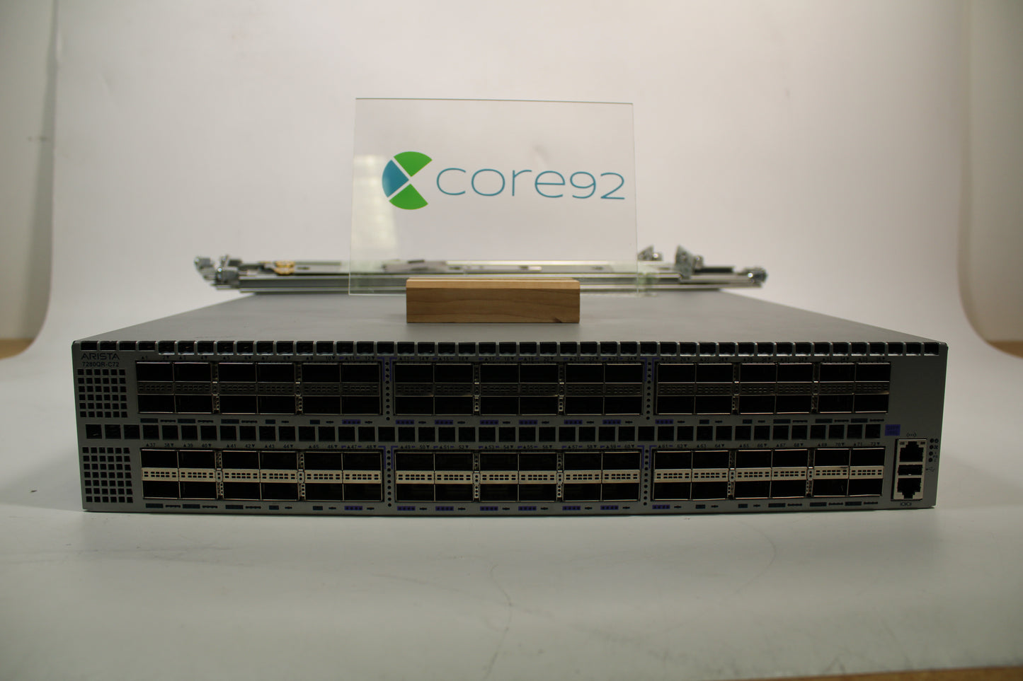 Arista DCS-7280QR-C72-F 7280R 56x 40GbE QSFP+ 16x 100GbE Switch Front-to-Rear