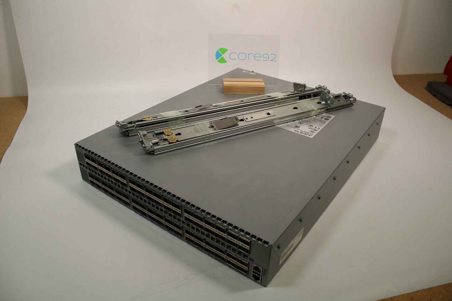 Arista DCS-7280QR-C72-F 7280R 56x 40GbE QSFP+ 16x 100GbE Switch Front-to-Rear