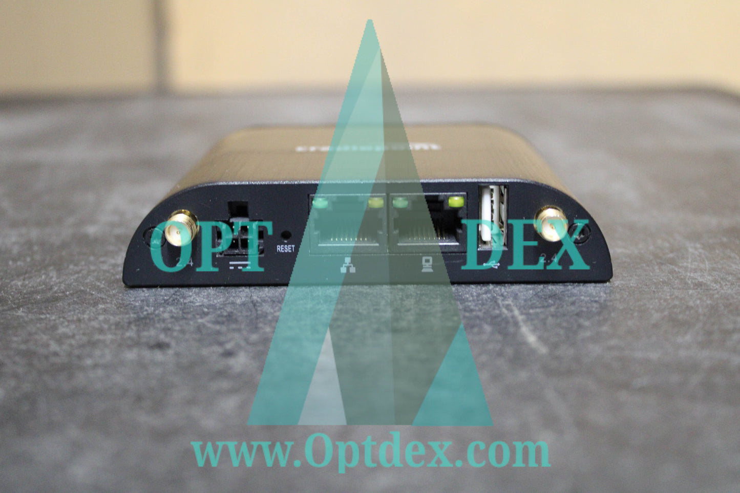 Cradlepoint IBR600C-LPE-VZ w/ Power Supply & Antennas
