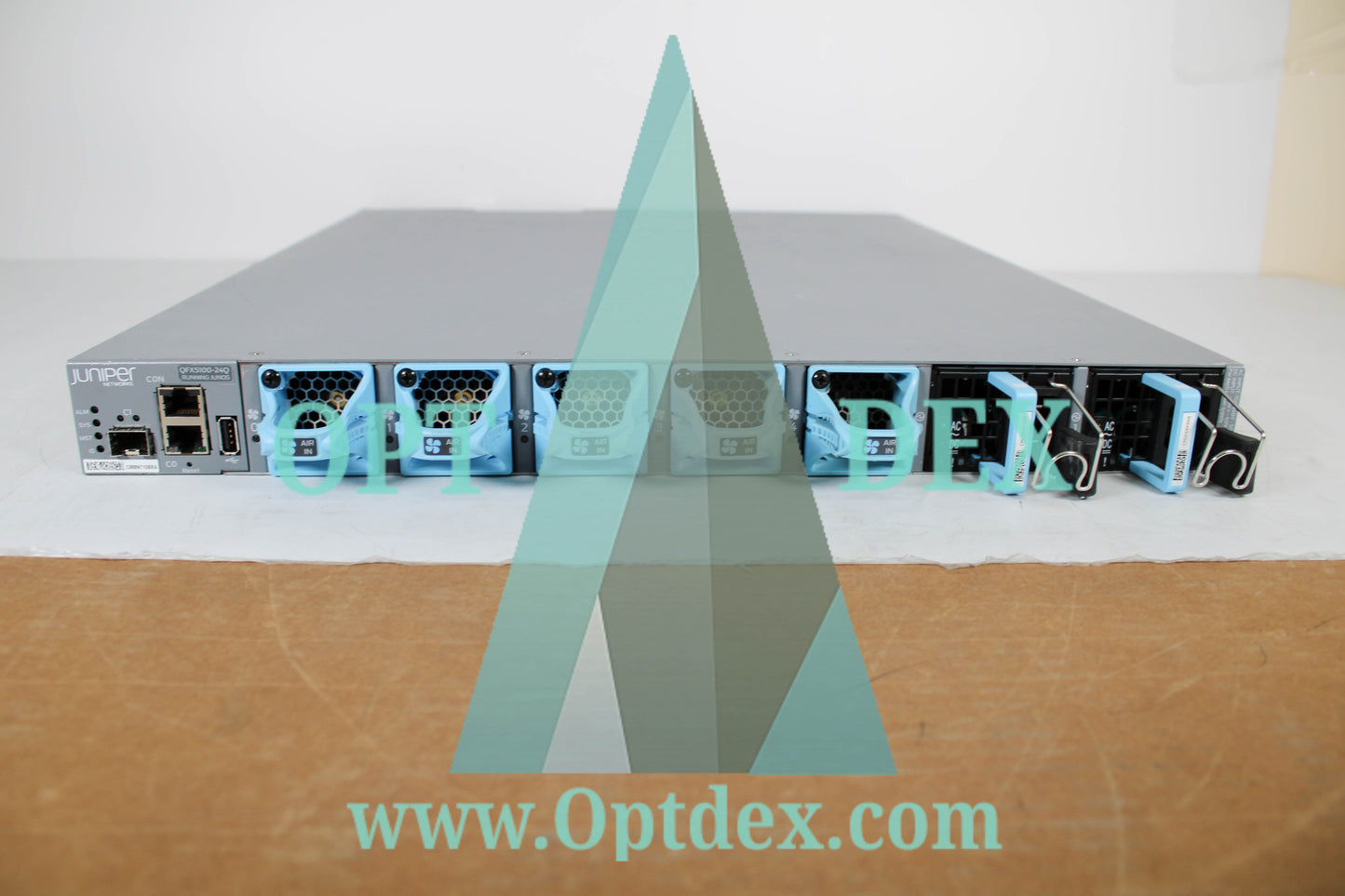 Juniper QFX5100-24Q-AFI